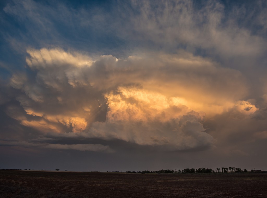 8:27 pm CDT - Looking southeast from 2.6 miles south of Blair, OK.